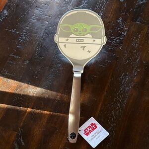 Star Wars Green and Silver Baby Yoda Spatula